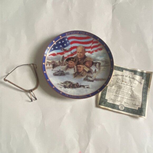 The Bradford Exchange WWII The Remembrance Series:1-5-Decorative Plates-8 in - Picture 7 of 13